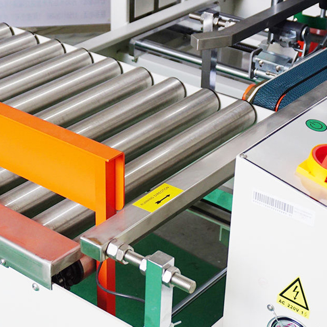 คลังสินค้า โรงงาน โลจิสติกส์ บรรจุภัณฑ์ด่วน เครื่องบรรจุกล่อง เครื่องซีลอัตโนมัติแบบ Cross