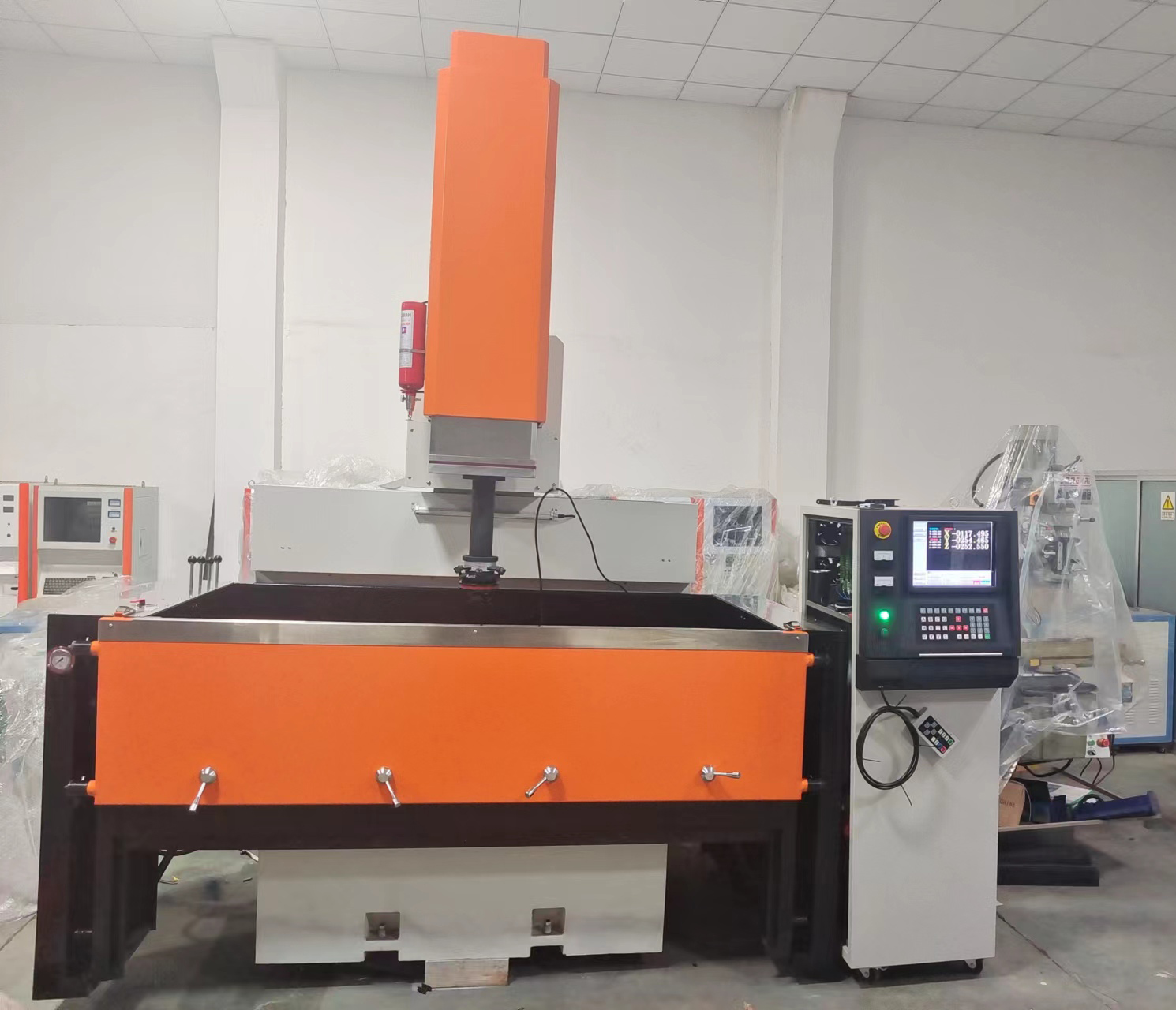 เครื่องสร้างประกายไฟ CNC1060