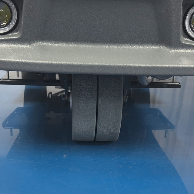 หุ่นยนต์ขัดพื้นอีพอกซีเรซินแบบนั่งขับสำหรับใช้ในห้างสรรพสินค้า