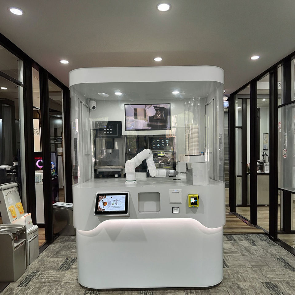 เครื่องทำกาแฟหุ่นยนต์บาริสต้าอัจฉริยะอัตโนมัติเต็มรูปแบบพร้อมหุ่นยนต์ทำงานร่วมกัน 6 แกน