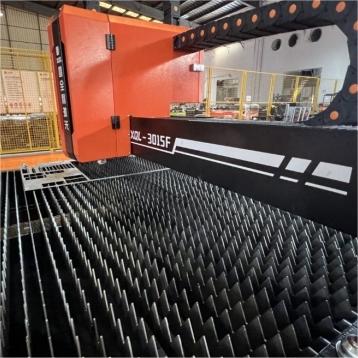 XQL-3015F เครื่องตัดเลเซอร์ไฟเบอร์อุตสาหกรรม