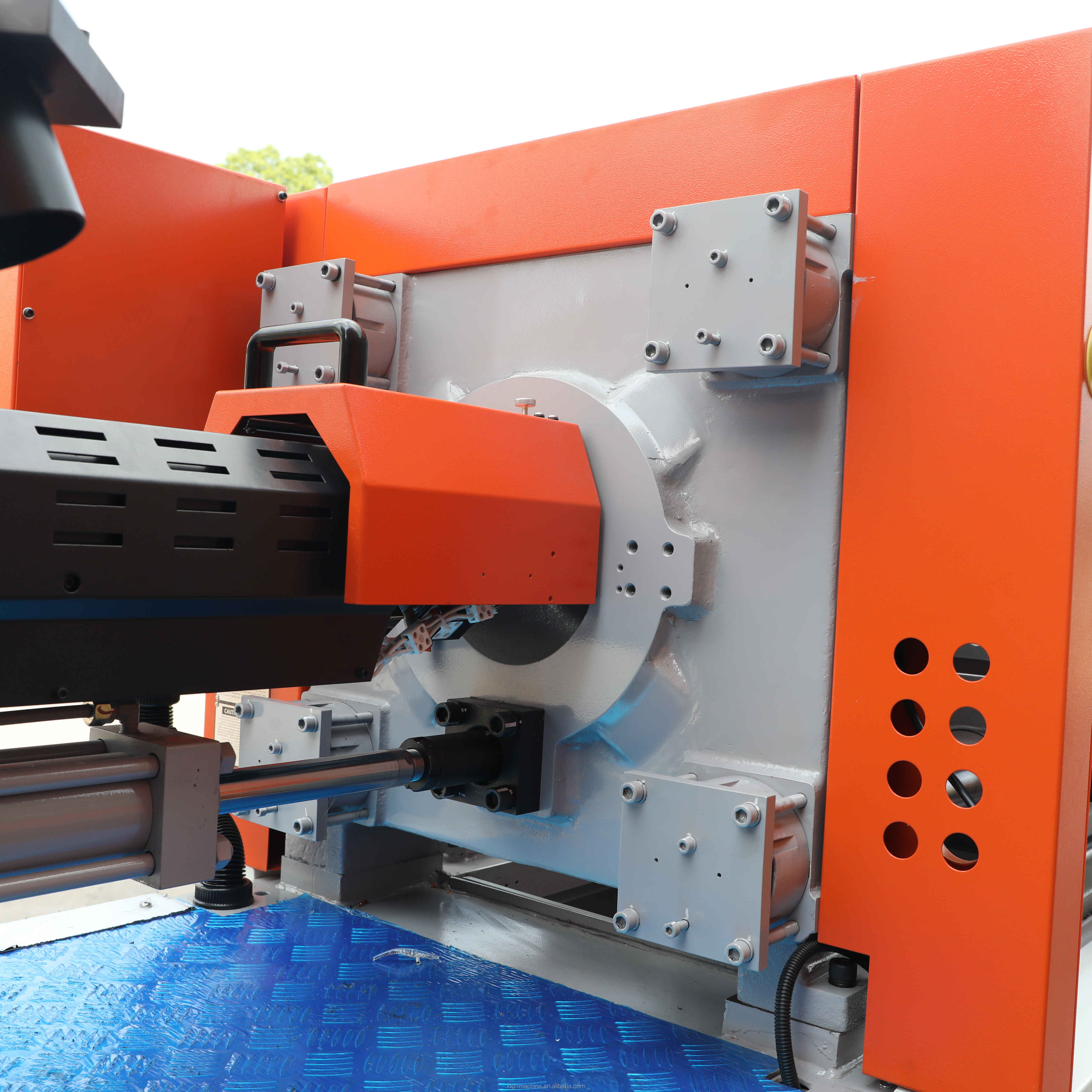 เครื่องฉีดขึ้นรูปแบบไฮดรอลิกขนาด 140 ตันสำหรับการผลิตฝาครอบกล่องพลาสติกไฟฟ้า